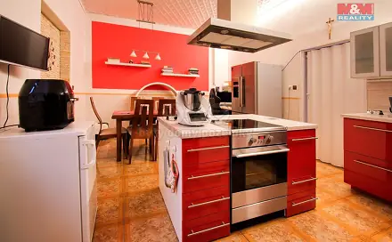 Prodej domu 650 m² s pozemkem 1 353 m², náměstí T. G. Masaryka, Vejprty, okres Chomutov