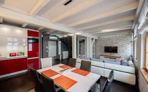 Prodej bytu 3+kk 95 m², Karlovo náměstí, Praha 2 - Nové Město