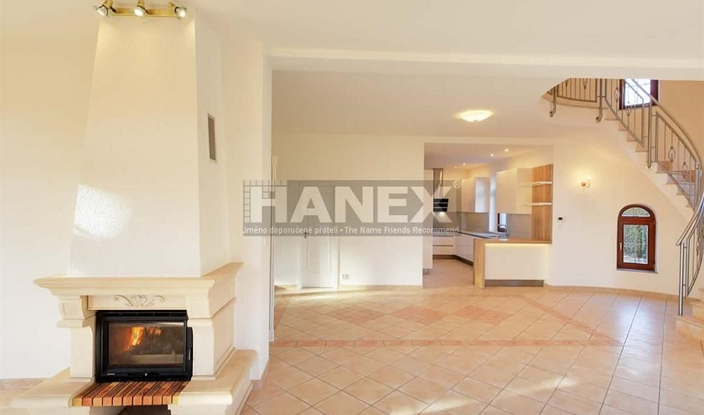 Pronájem domu 243 m² s pozemkem 540 m², Praha – náhled fotky 3
