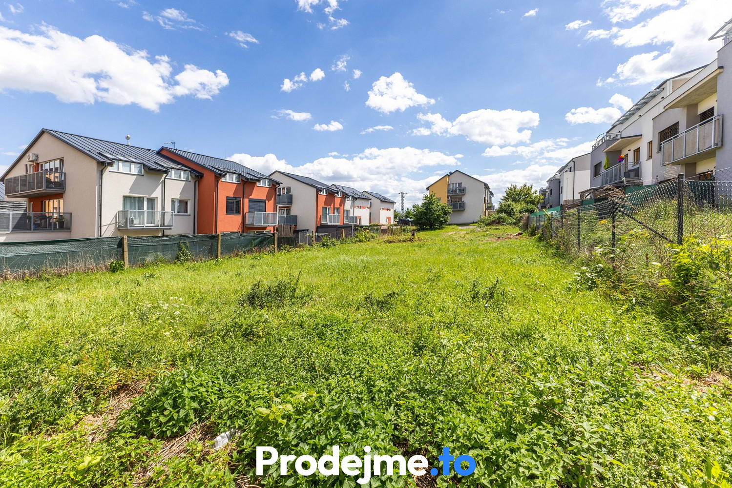 Prodej stavebního pozemku 877 m² – fotografie 2