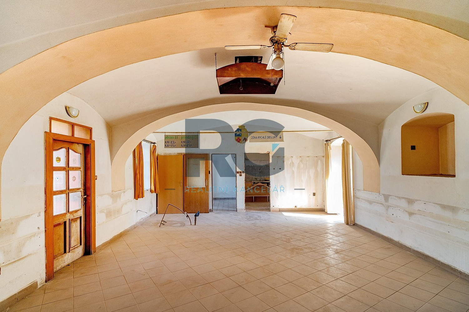 Prodej obchodních prostor 140 m² – fotografie 3