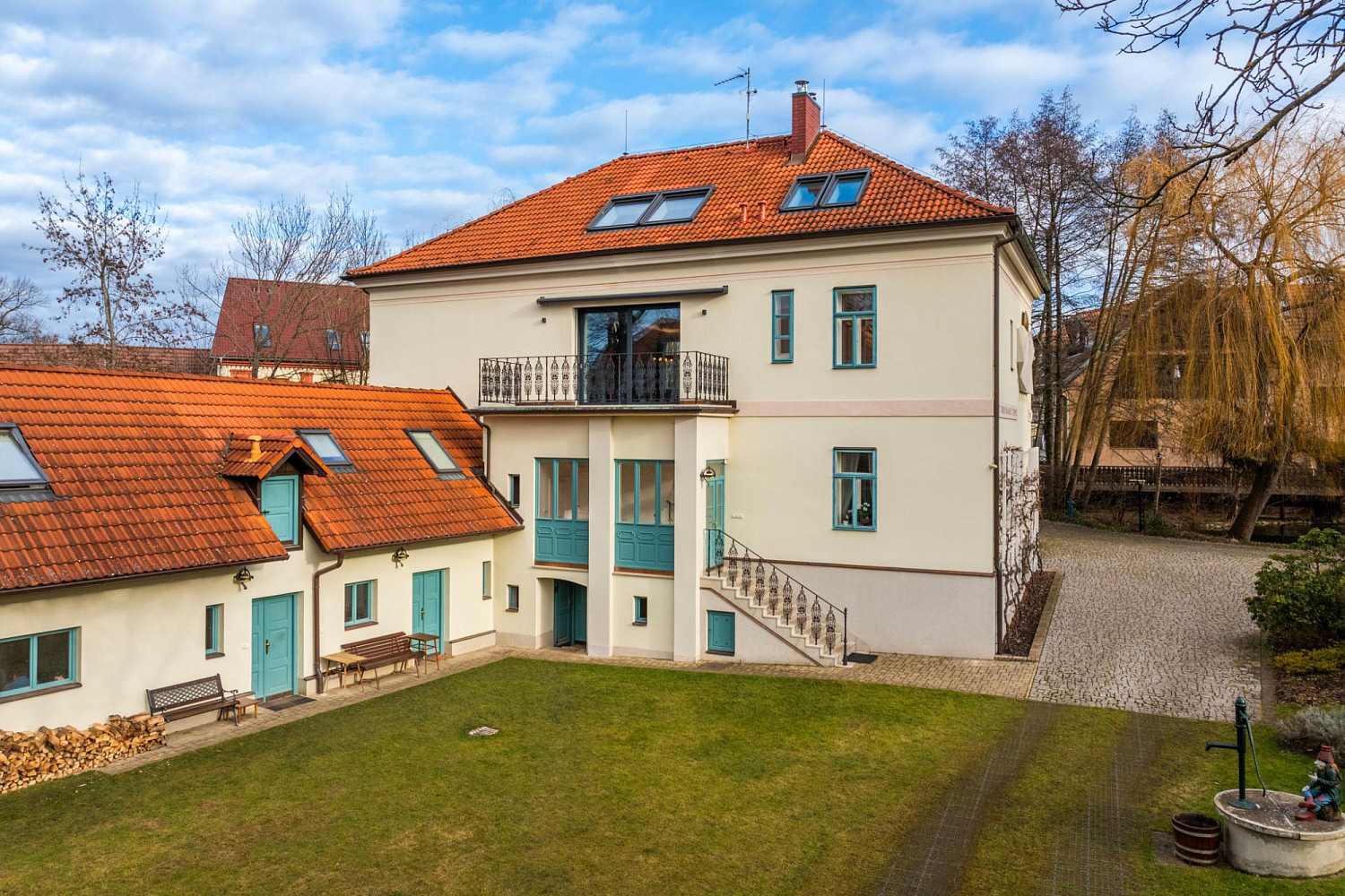 Pronájem domu 237 m² s pozemkem 500 m²
