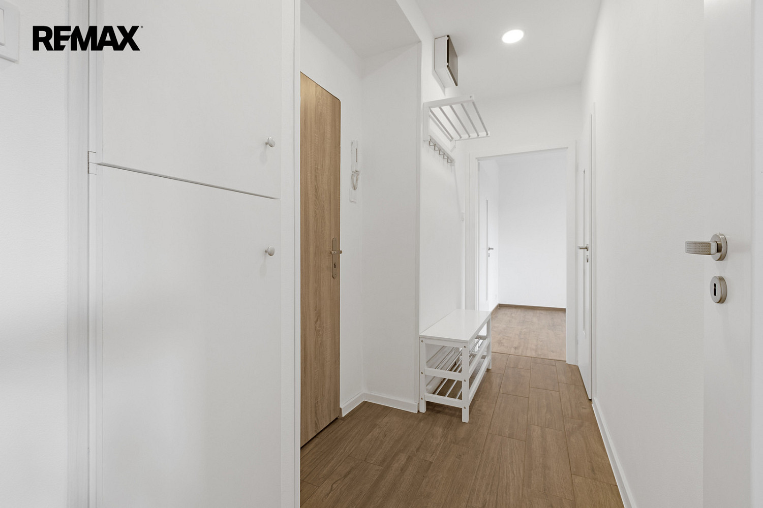 Pronájem bytu 2+kk 53 m² — photo 3