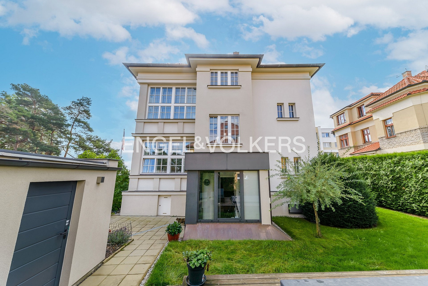 Prodej domu 434 m² s pozemkem 633 m²