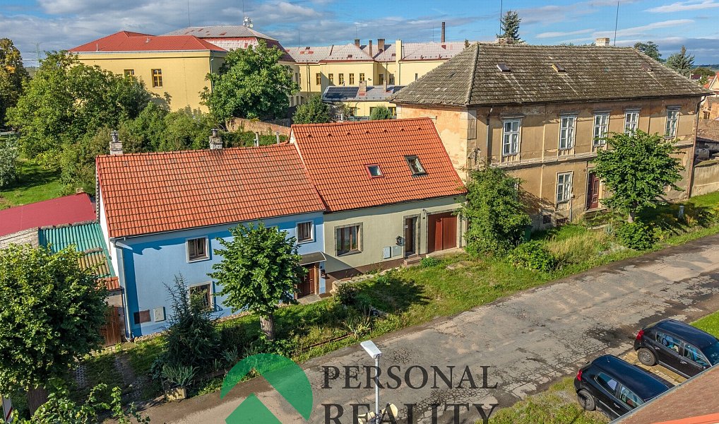 Prodej domu 161 m² s pozemkem 245 m², Zlonice – fotka 1 z 23