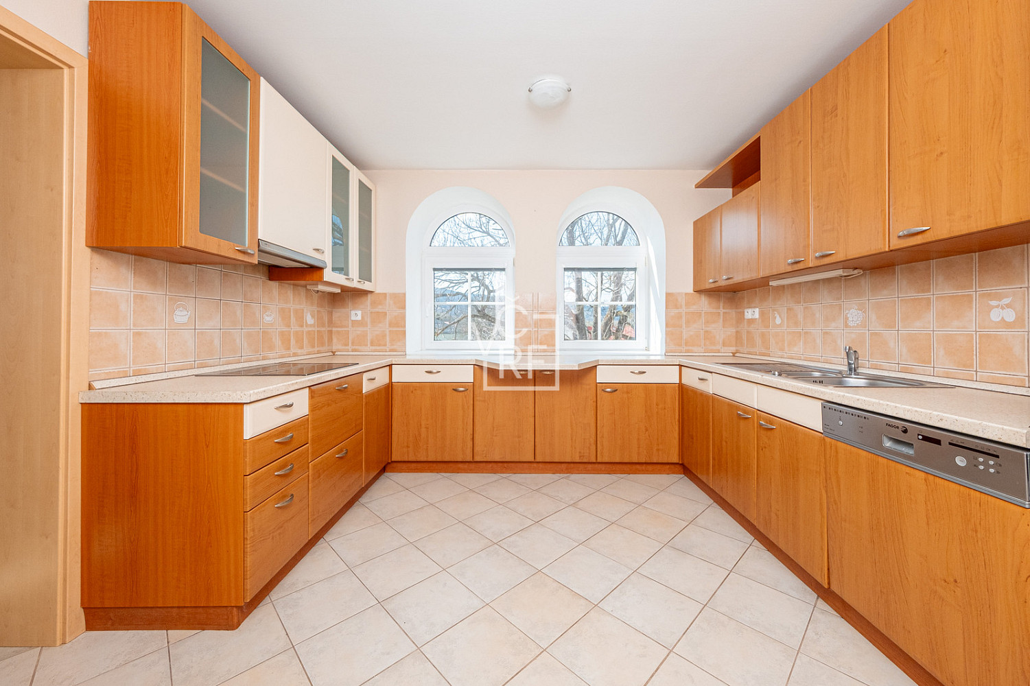 Prodej nájemního domu, činžáku 425 m² – fotografie 4