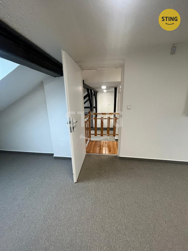 Pronájem kanceláře 120 m² – fotografie 5