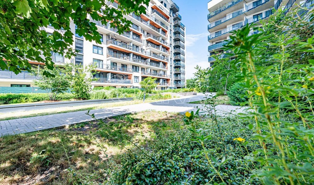 Pronájem garážového stání, Zvěřinova, Praha 10, Praha – náhled fotky 6