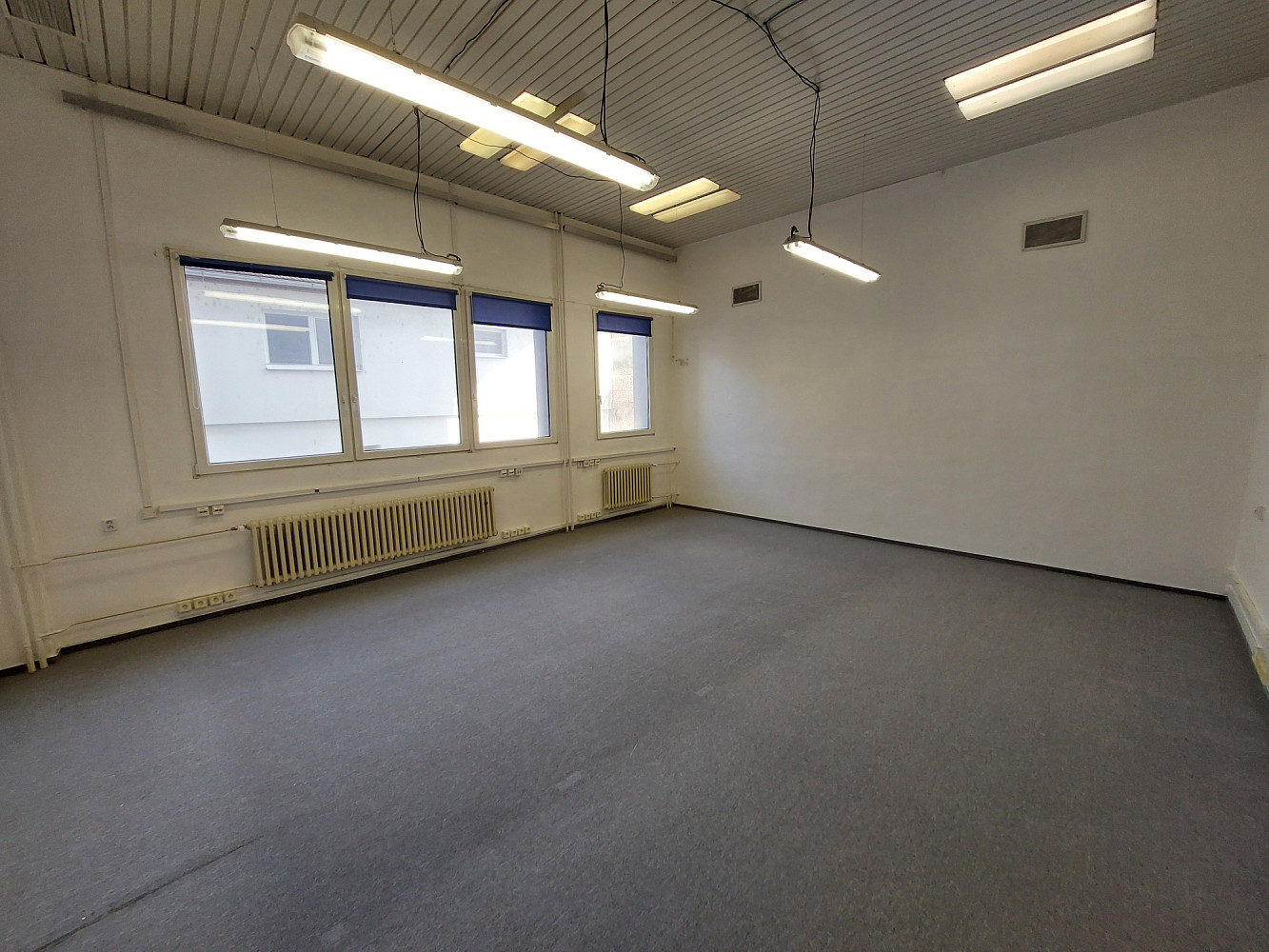 Pronájem kanceláře 659 m² – fotografie 2