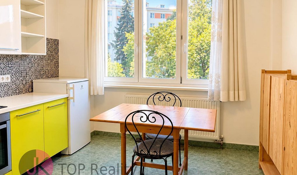 Prodej bytu 2+1 61 m², Praha – náhled fotky 2