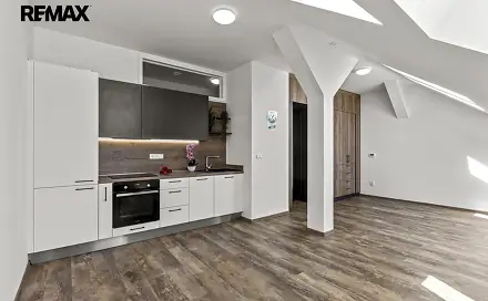 Prodej bytu 1+kk 43 m², Železničního pluku, Pardubice - Zelené Předměstí