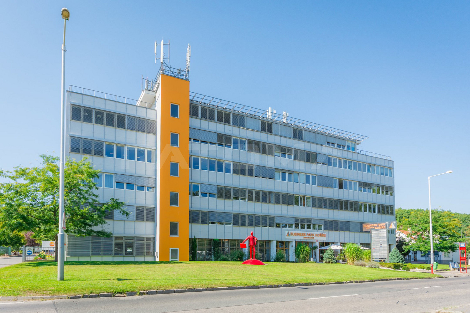 Pronájem kanceláře 257 m²