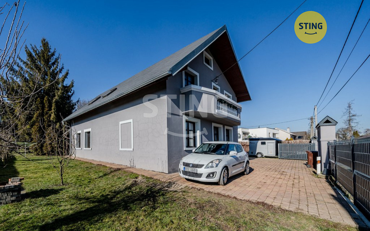 Prodej domu 220 m² s pozemkem 1 361 m²