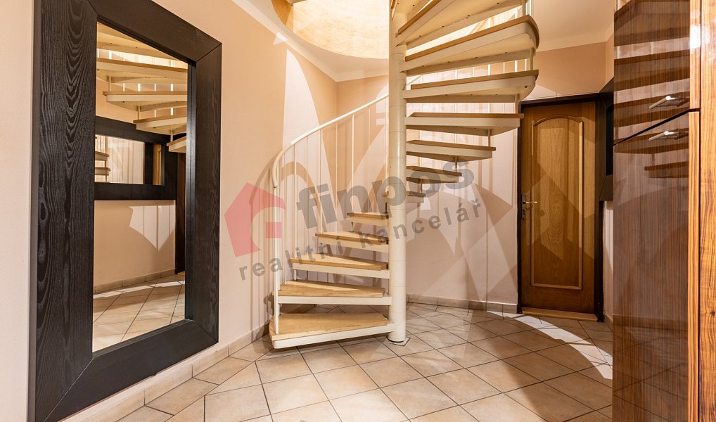 Prodej domu 386 m² s pozemkem 2 480 m², Hvězdonice – náhled fotky 21