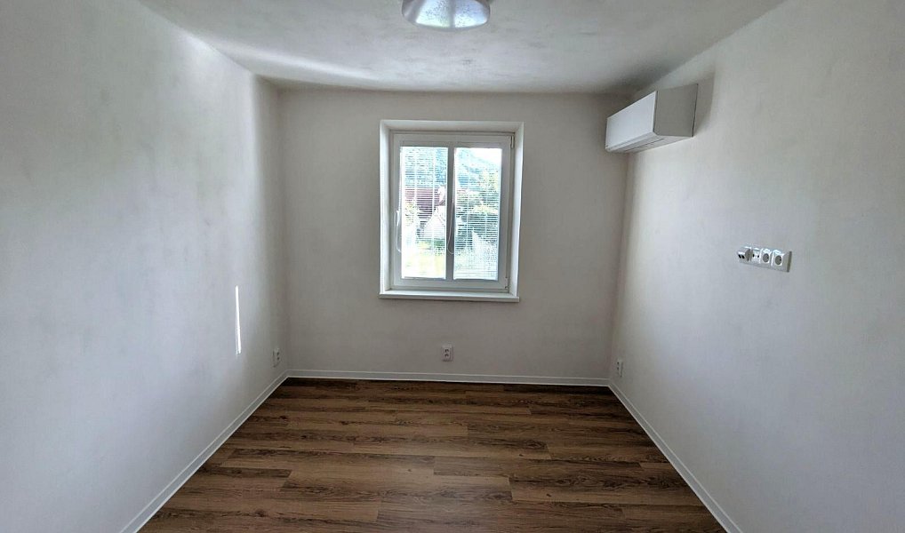 Pronájem bytu 2+1 66 m², Klášterec nad Ohří – náhled fotky 3
