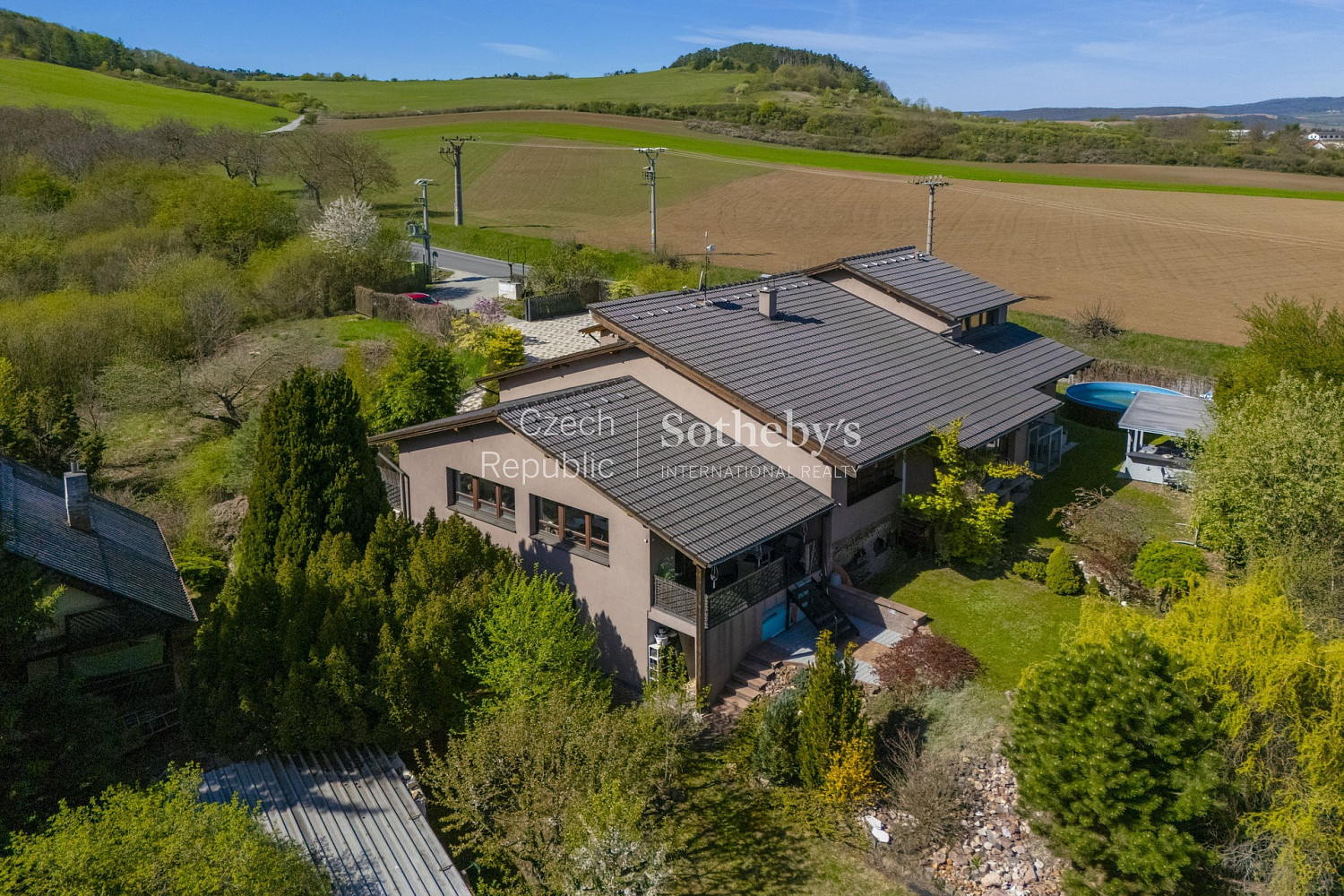 Prodej domu 422 m² s pozemkem 3 263 m² – fotografie 2