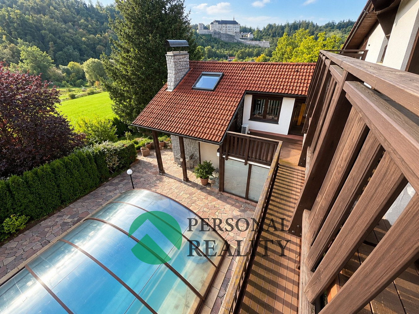 Prodej domu 1 100 m² s pozemkem 2 165 m²