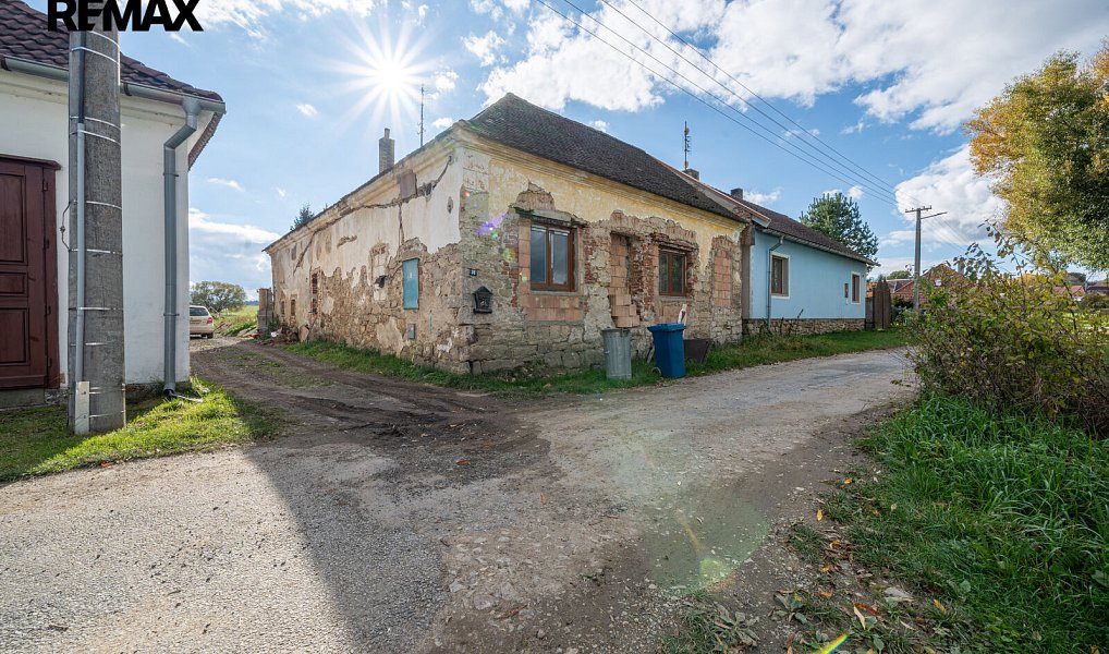 Prodej domu 104 m² s pozemkem 1 232 m², Dačice – náhled fotky 2