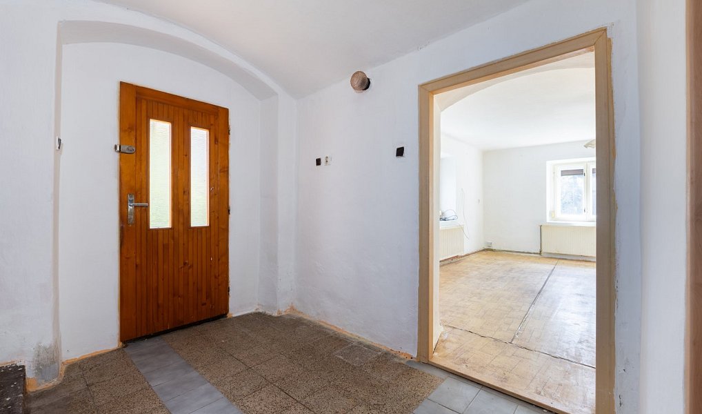 Prodej domu 140 m² s pozemkem 1 911 m², Měrunice – náhled fotky 3