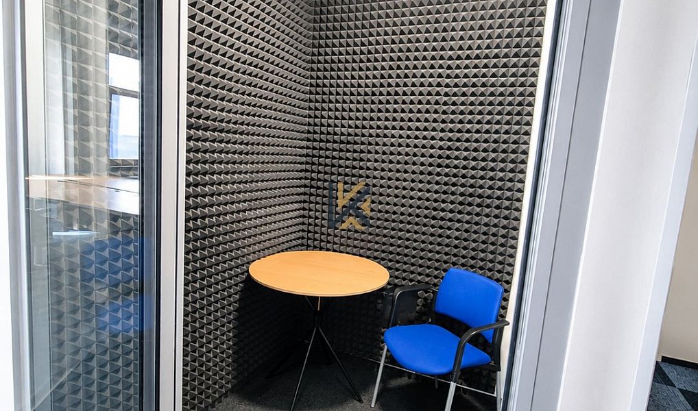 Pronájem kanceláře 140 m², Praha – náhled fotky 3