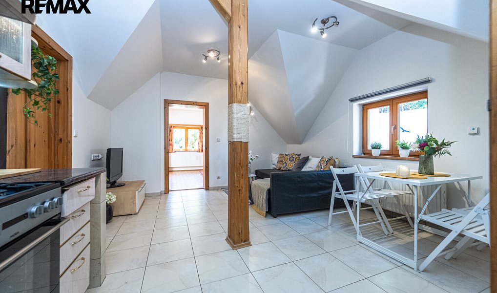 Prodej domu 213 m² s pozemkem 1 886 m², Mirošovice – náhled fotky 15
