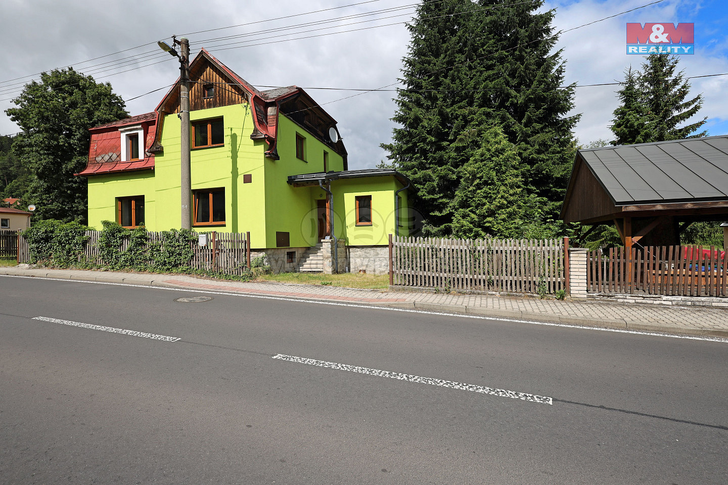 Prodej domu 200 m² s pozemkem 1 149 m² - View 2