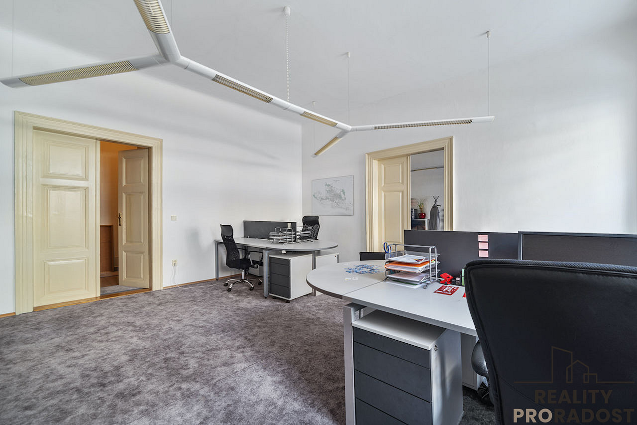 Pronájem kanceláře 82 m² – fotografie 4