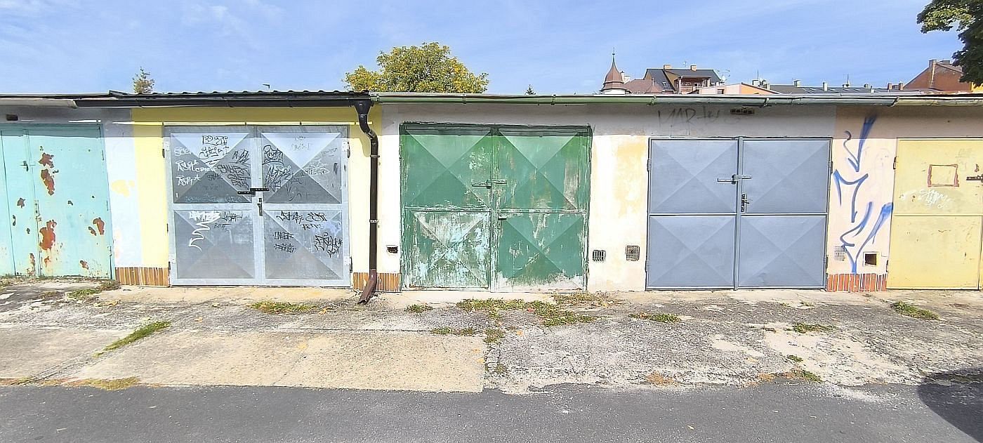 Pronájem pěkné garáže, Františkovy Lázně – ul. U Jezírka