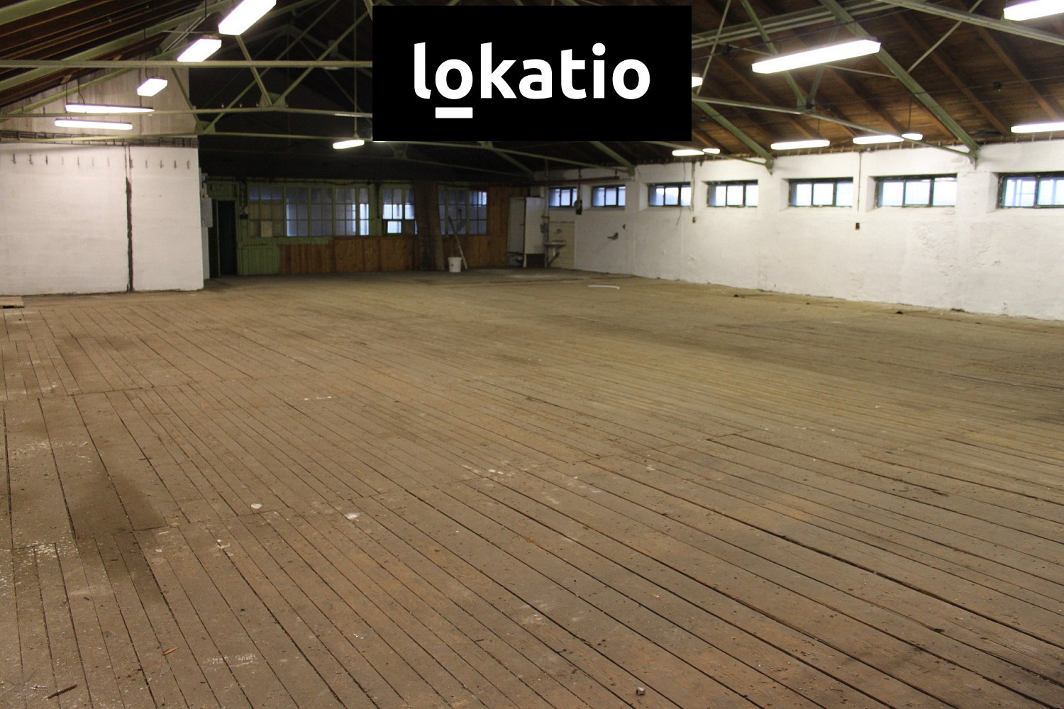 Pronájem skladovacích prostor 715 m²