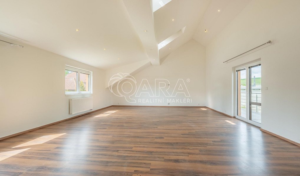 Prodej domu 362 m² s pozemkem 1 568 m², Zvánovice – náhled fotky 11
