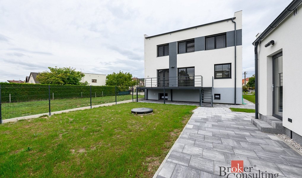 Prodej domu 218 m² s pozemkem 458 m², Plzeň – náhled fotky 5