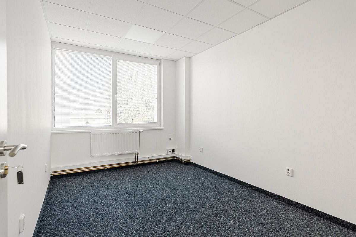 Pronájem kanceláře 30 m² – fotografie 2
