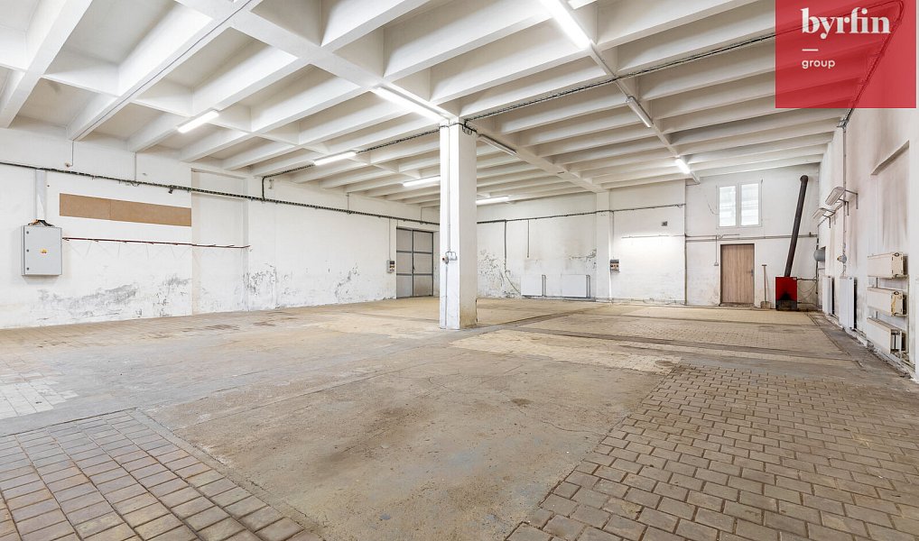 Prodej výrobních prostor 12 420 m², Krnov – náhled fotky 11