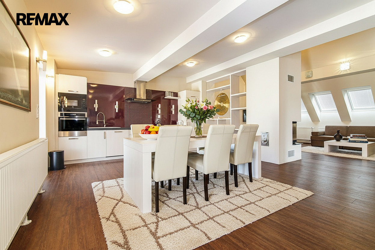 Pronájem bytu 2+kk 108 m² – fotografie 2