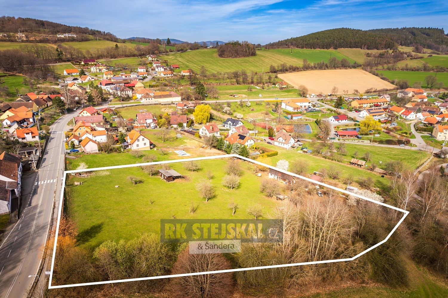 Prodej stavebního pozemku 2 282 m² – fotografie 4