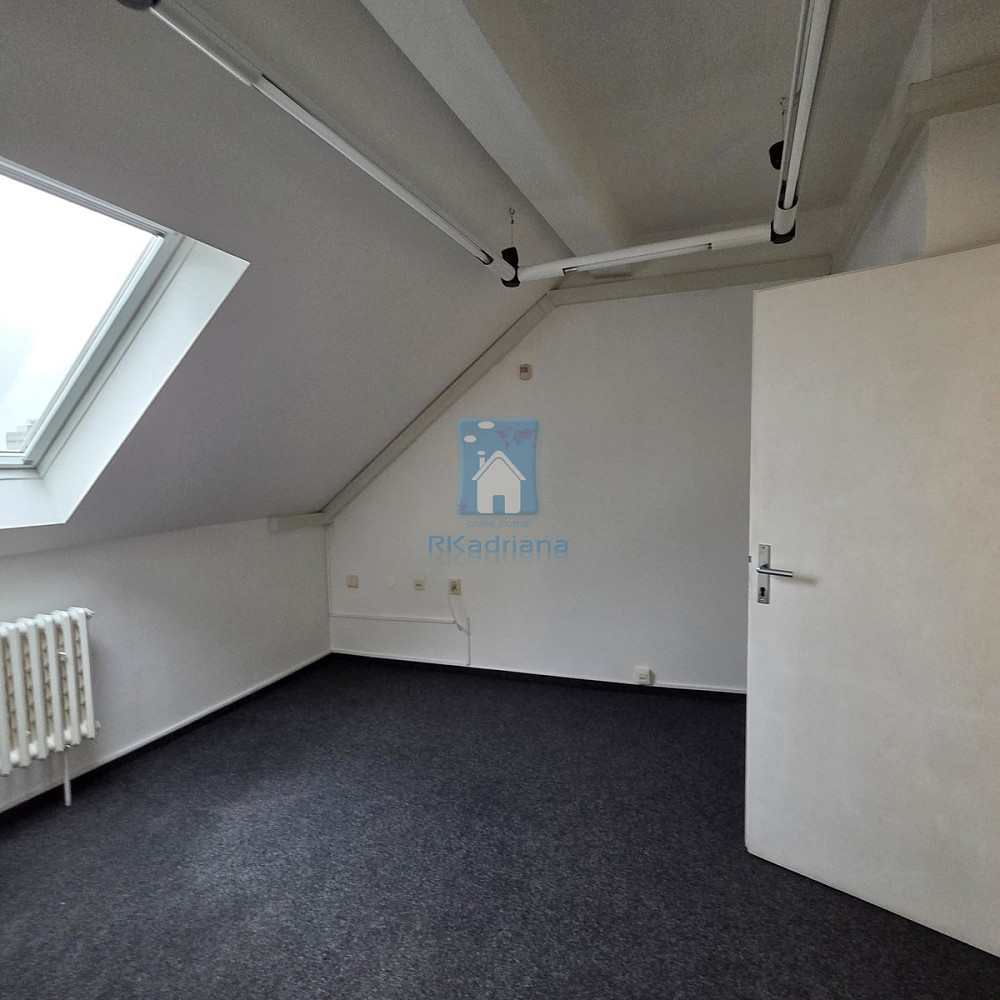 Pronájem kanceláře 104 m² – fotografie 4