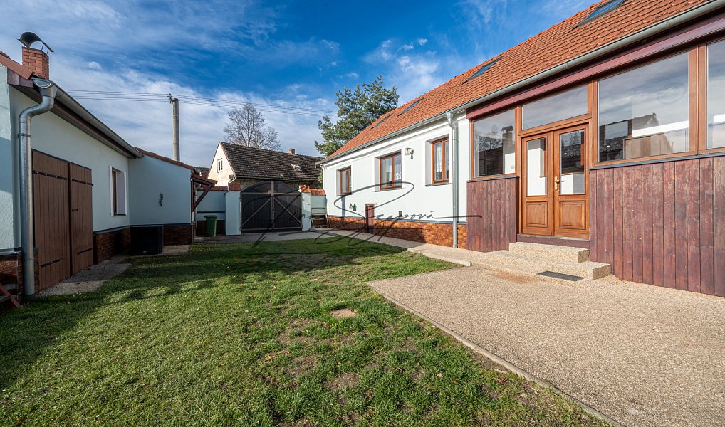 Prodej ubytovacího objektu 208 m², Dráchov – náhled fotky 11