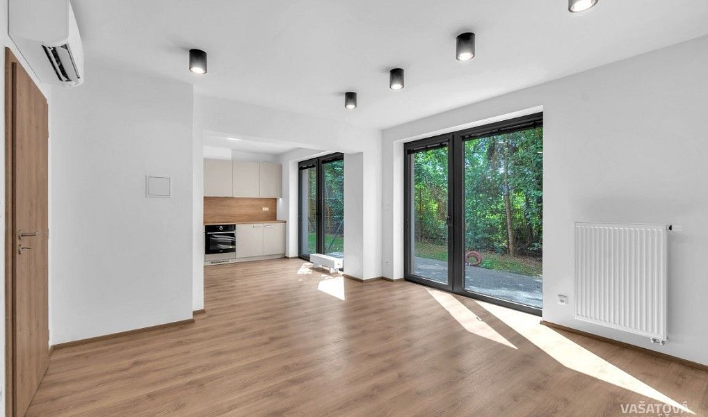 Pronájem bytu 3+1 188 m², Hradec Králové – náhled fotky 7