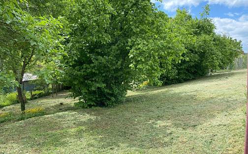 Prodej stavebního pozemku 1 002 m², Vonoklasy, okres Praha-západ