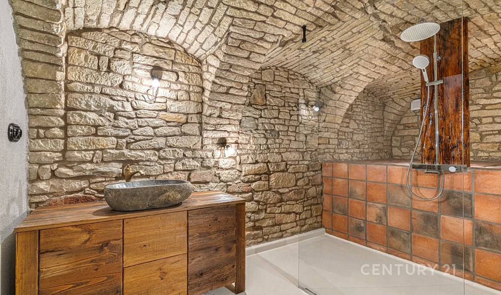 Prodej nájemního domu, činžáku 370 m², Slaný – náhled fotky 34