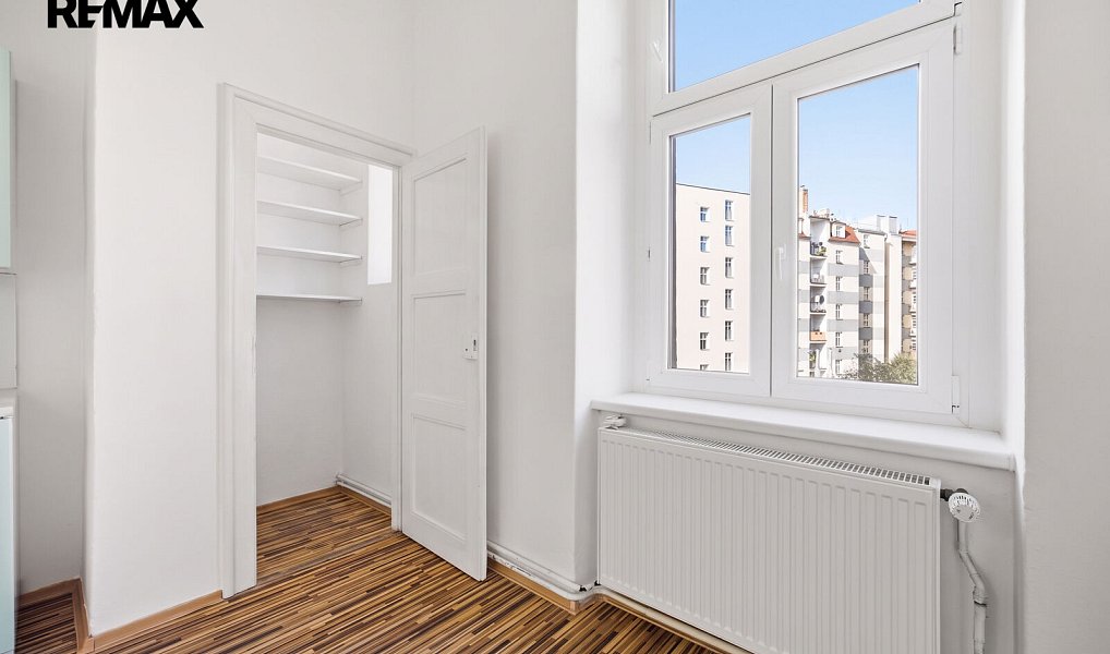Prodej bytu 2+1 92 m², Praha – náhled fotky 9