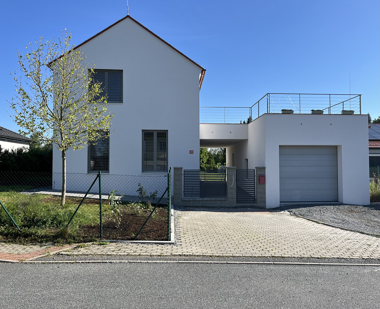 Prodej domu 257 m² s pozemkem 1 614 m²