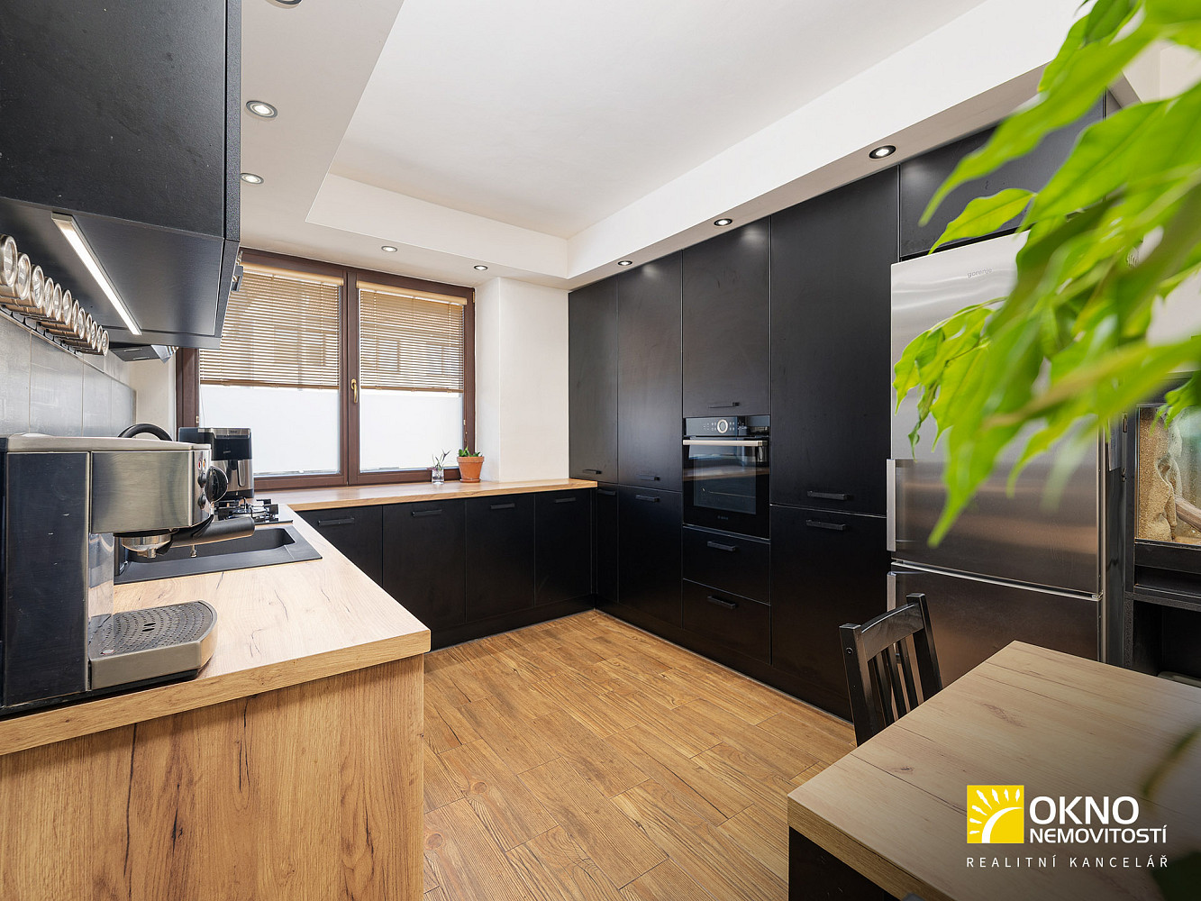 Prodej domu 180 m² s pozemkem 833 m² – fotografie 2
