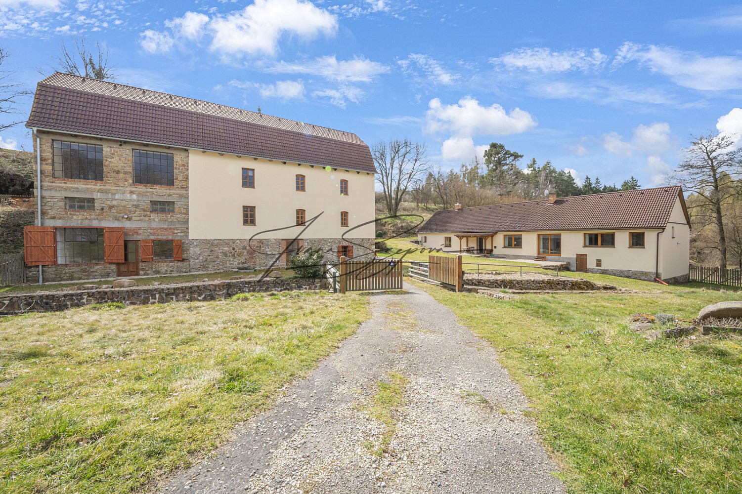 Prodej ubytovacího objektu 594 m² – pohled 2
