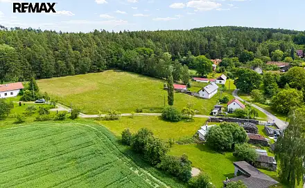 Prodej stavebního pozemku 1 022 m²
