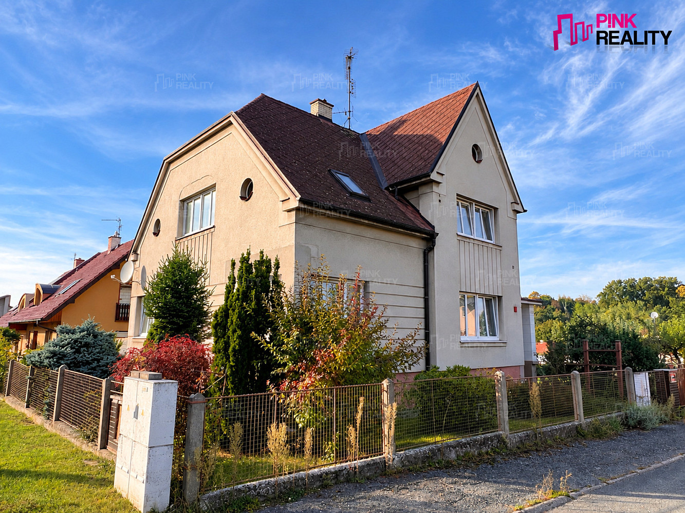 Prodej domu 224 m² s pozemkem 819 m²