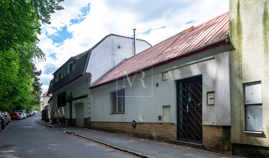 Prodej domu 130 m² s pozemkem 440 m², Praha – náhled fotky 2