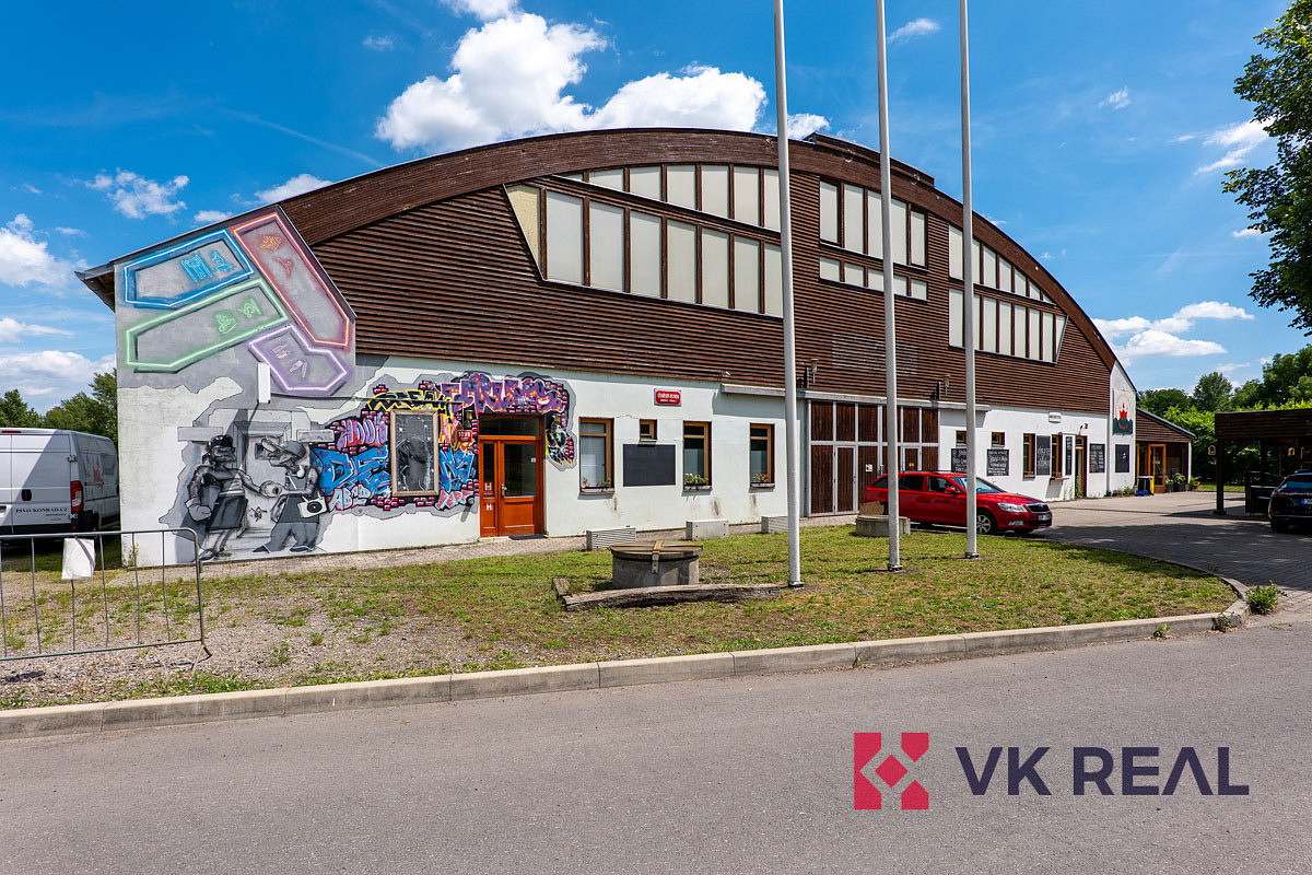 Prodej komerčního objektu (jiného typu) 3 100 m²