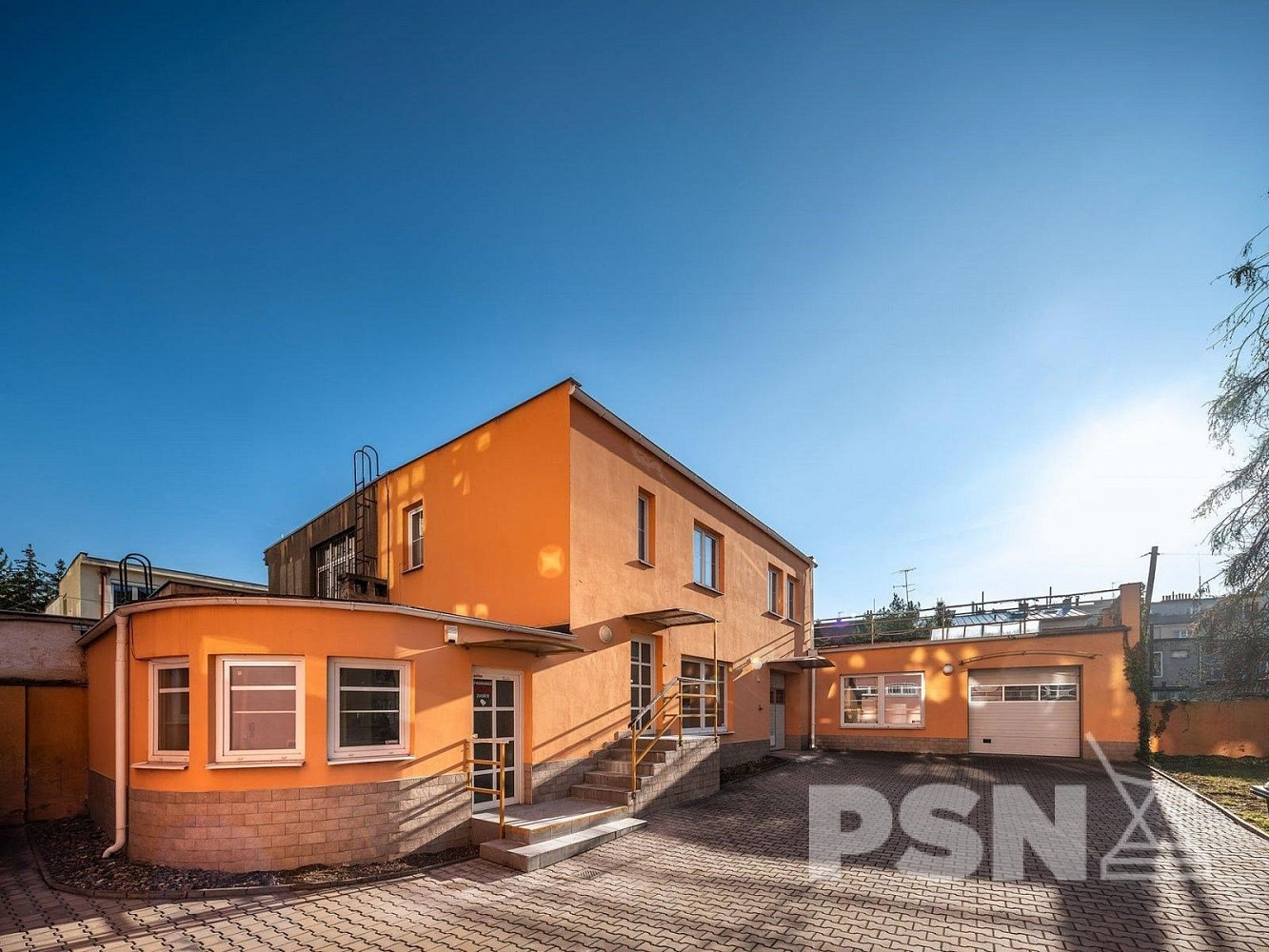 Pronájem kanceláře 220 m²