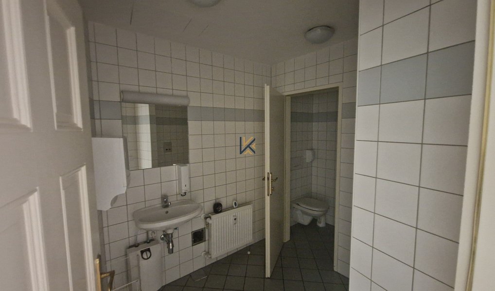 Pronájem kanceláře 131 m², Praha – náhled fotky 9